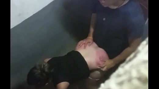 Turning her ass red in toilet