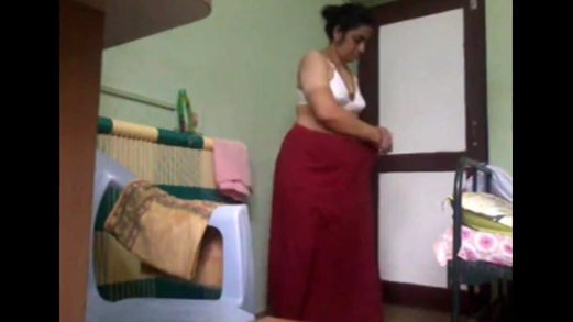 Desi Indian Maami Aunty Belowjob Free Videos - Watch, Download and Enjoy Desi Indian Maami Aunty Belowjob