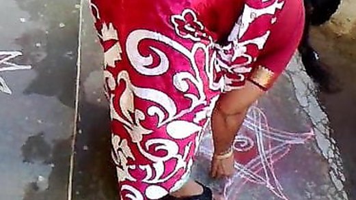 Indian Aunty In Satin Saree Hips Free Videos - Watch, Download and Enjoy Indian Aunty In Satin Saree Hips