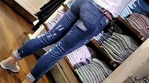 Candid  Hot Blonde w nice ass in jeans