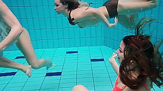 3 nude girls have fun in the water
