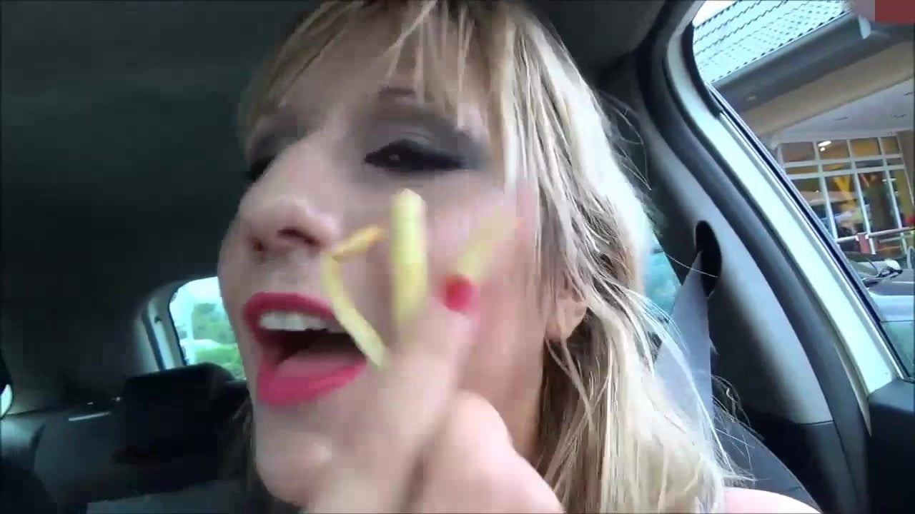 Married white girl sucking my dick at mcdonald's parking lot