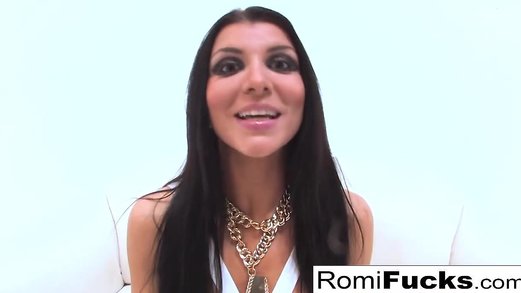 Gonzo sex with porn starlet Romi Rain