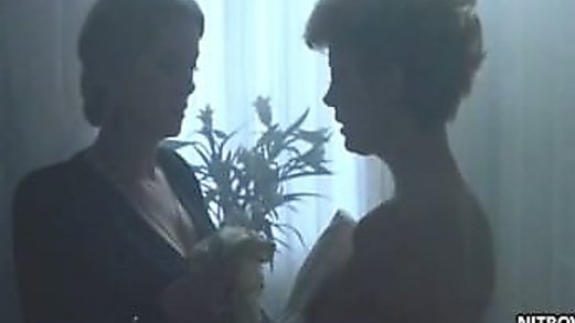 Susan Sarandon and Catherine Deneuve real lesbian sex scene