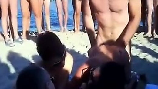 Voyeur Swingers At A Beach With Many Onlookers Free Videos - Watch, Download and Enjoy Voyeur Swingers At A Beach With Many Onlookers