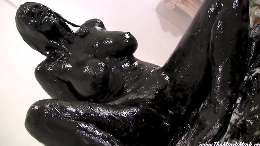 Wet And Messy Oil Wrestling Madness Free Videos - Watch, Download and Enjoy Wet And Messy Oil Wrestling Madness