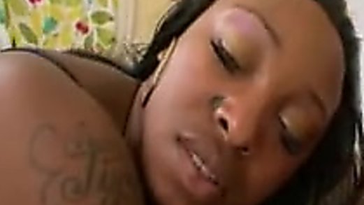 Black lesbians deep pussy lick to get cum on tongues