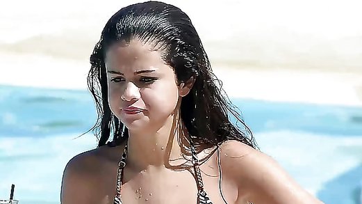 Selena Gomez Bikini Free Videos - Watch, Download and Enjoy Selena Gomez Bikini