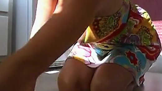 Cleaning Downblouse: Free Amateur Porn Video - Mobile