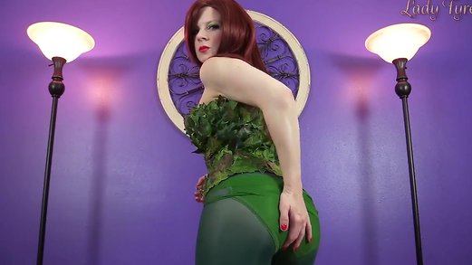 Poison Ivy Fucks The Joker: Cosplay Sampler -Harley Quinn