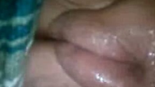 Mature Plump Pussy Squirts
