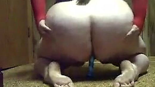 Sexy bbw rides toy and squirts hard Bbwsquirter