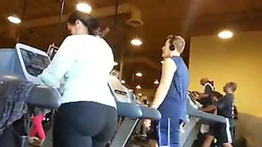 Candid ass gym booty
