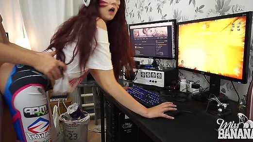 Sexy girl has hot sex in front of the computer while playing